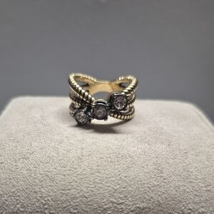 Elegant Gold and Silver Tone Women's Ring